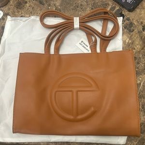 UNTOUCHED Telar Medium Tan Shopping Bag